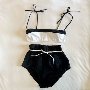 Leslie Amon bikini set